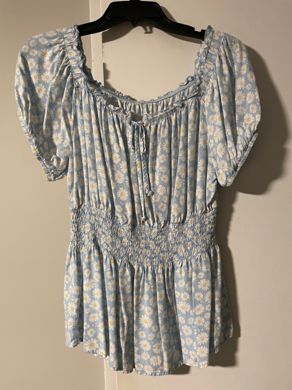 Smocked Waist Daisy Print Peasant Top - Light Blue